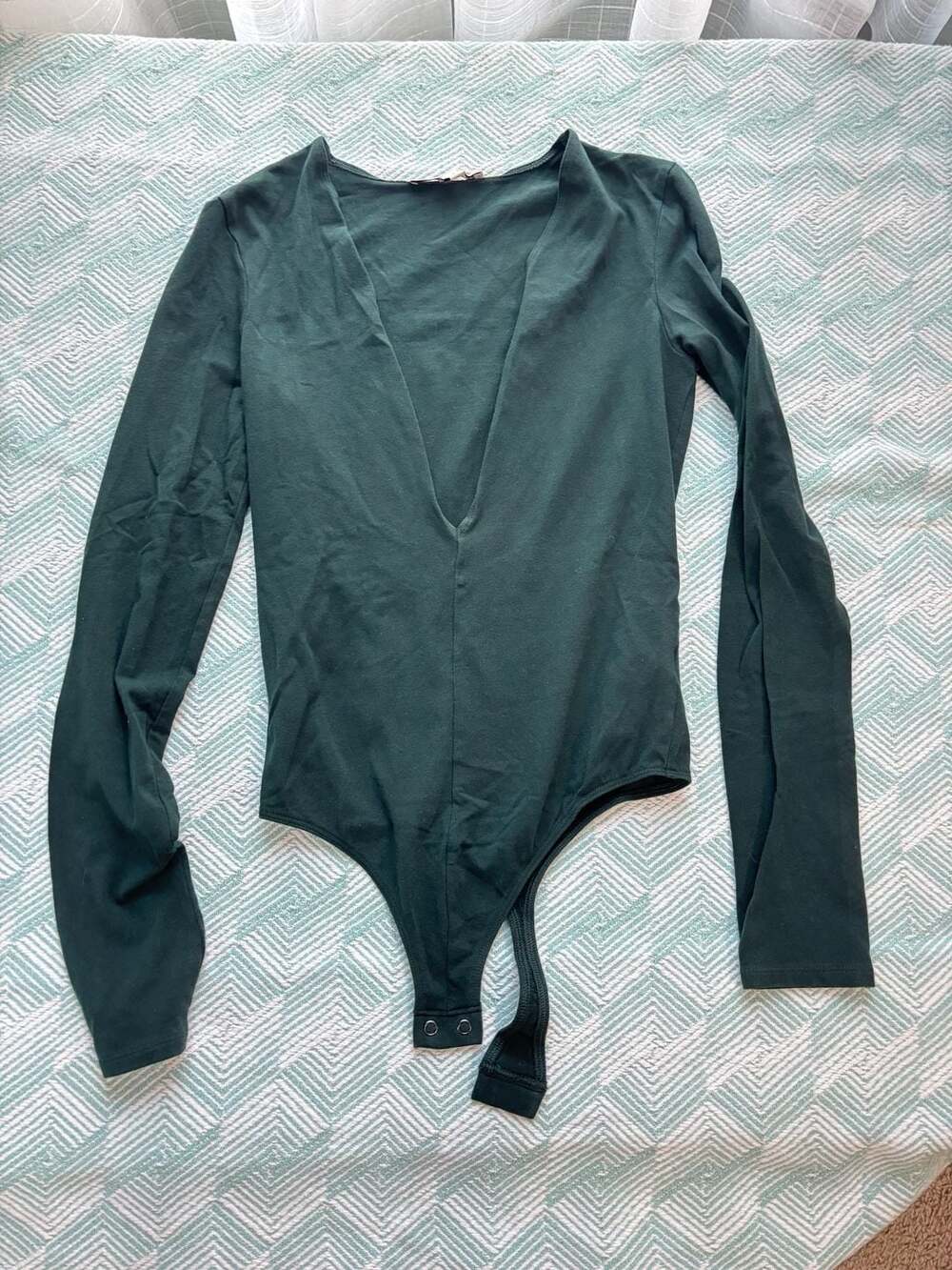 Express One Eleven Long Sleeve Deep V-Neck Bodysuit Size S